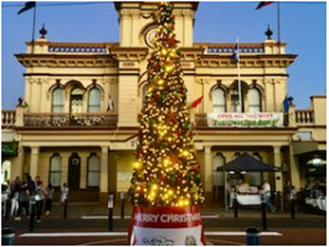 Christmas Tree in front of the Glen Innes Town Hall